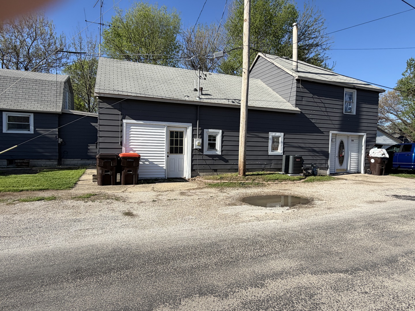 104 S State Street, Lincoln, IL 62656