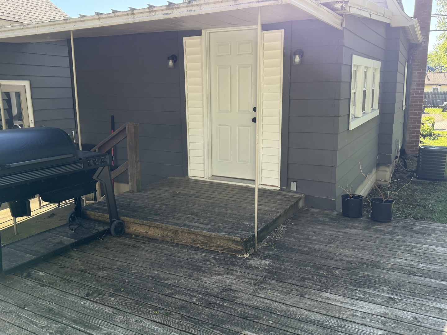 104 S State Street, Lincoln, IL 62656