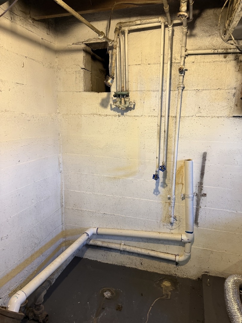 104 S State Street, Lincoln, IL 62656