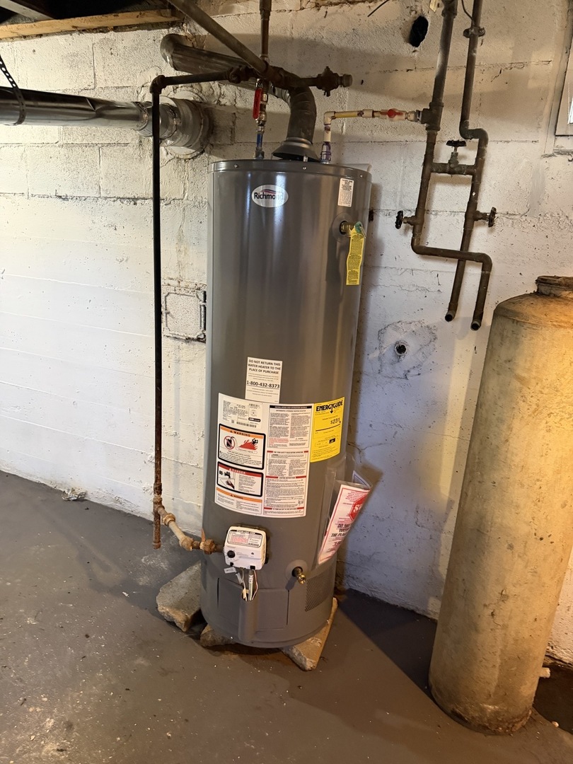 104 S State Street, Lincoln, IL 62656