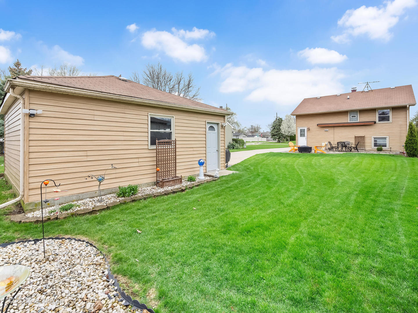 1406 E Elm Street, Wheaton, IL 60189