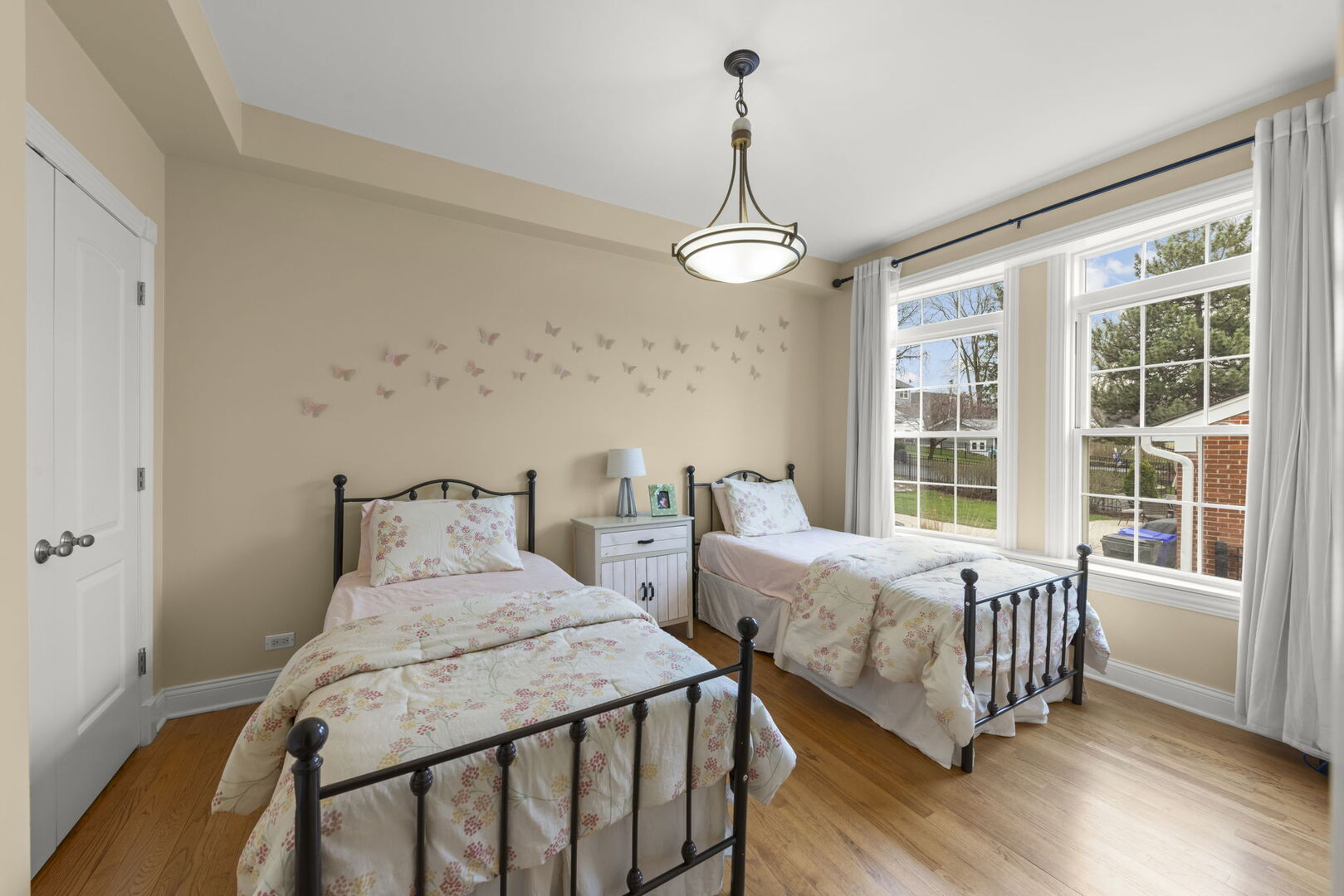 117 N Park Boulevard, Glen Ellyn, IL 60137