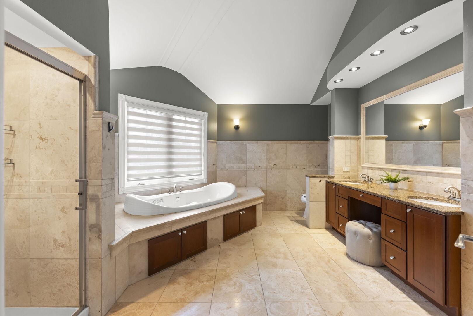 117 N Park Boulevard, Glen Ellyn, IL 60137