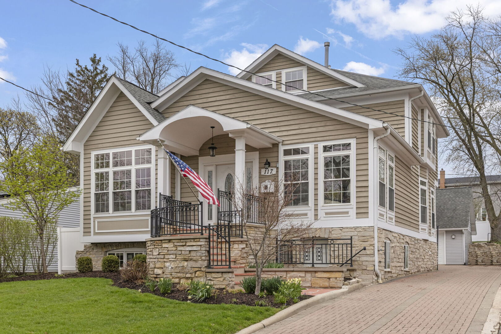 117 N Park Boulevard, Glen Ellyn, IL 60137