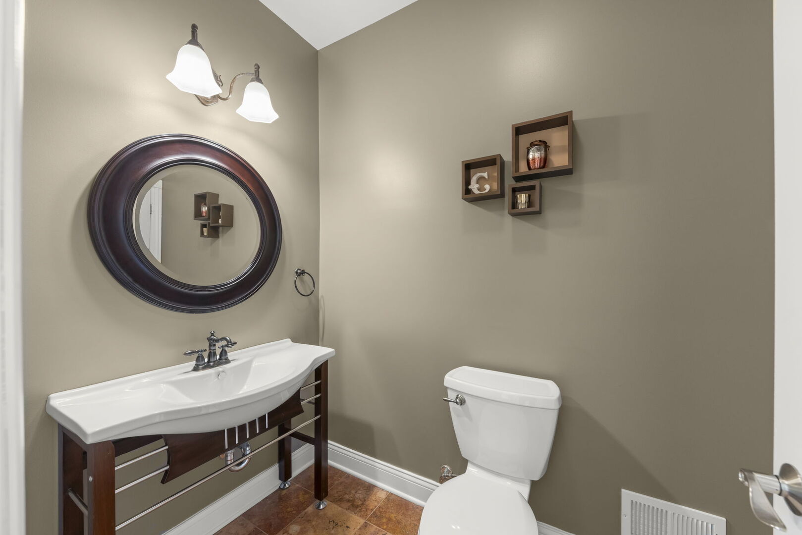 117 N Park Boulevard, Glen Ellyn, IL 60137