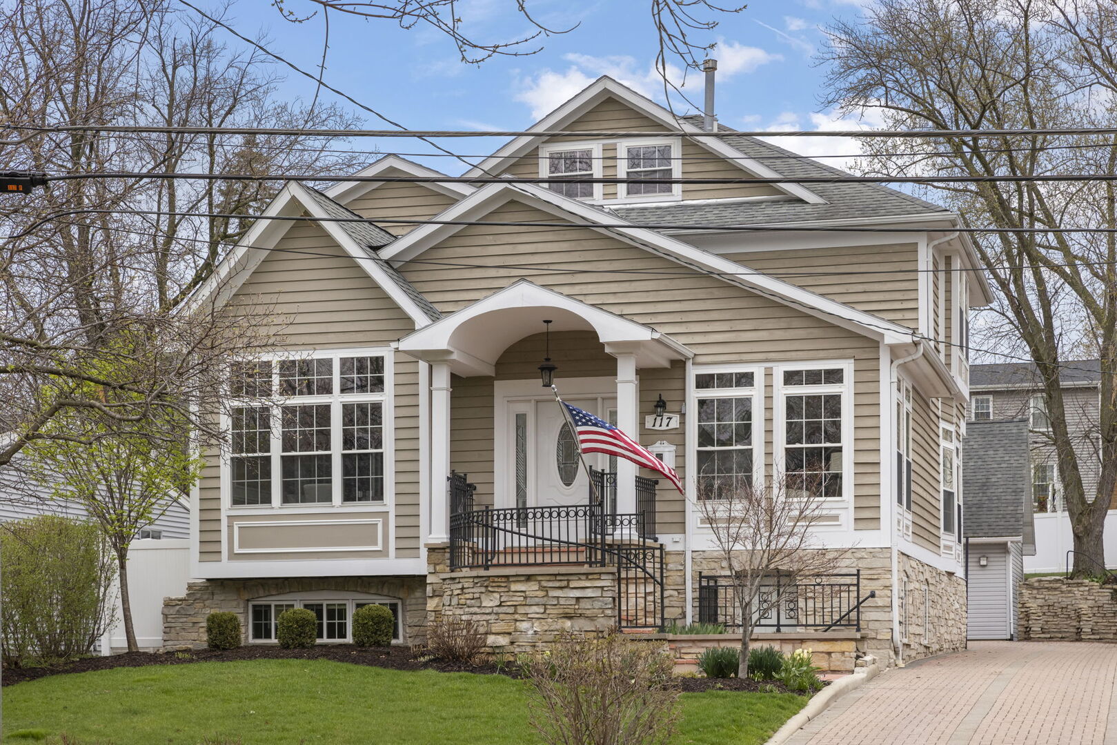 117 N Park Boulevard, Glen Ellyn, IL 60137