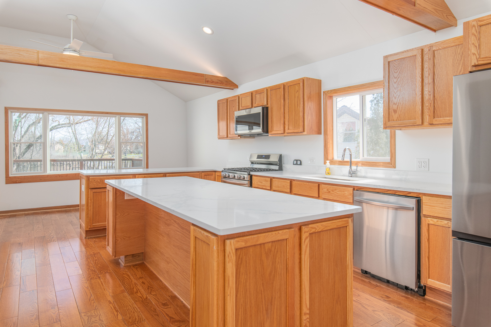 39763 N Rena Avenue, Antioch, IL 60002