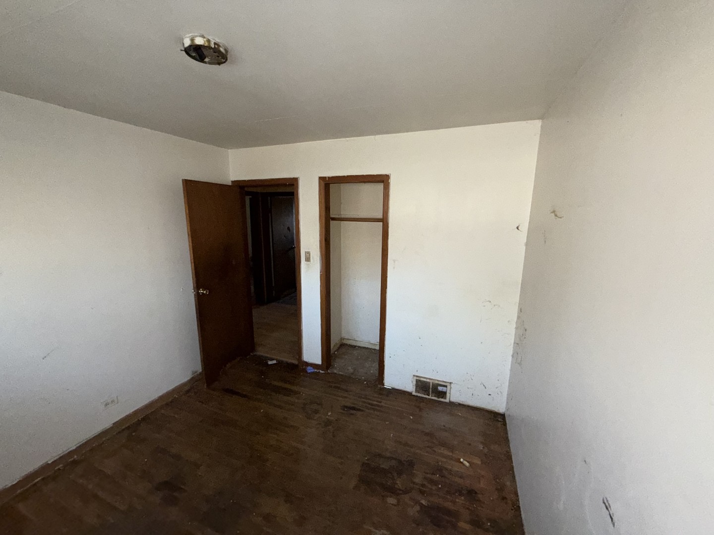 16243 Sussex Avenue, Markham, IL 60428