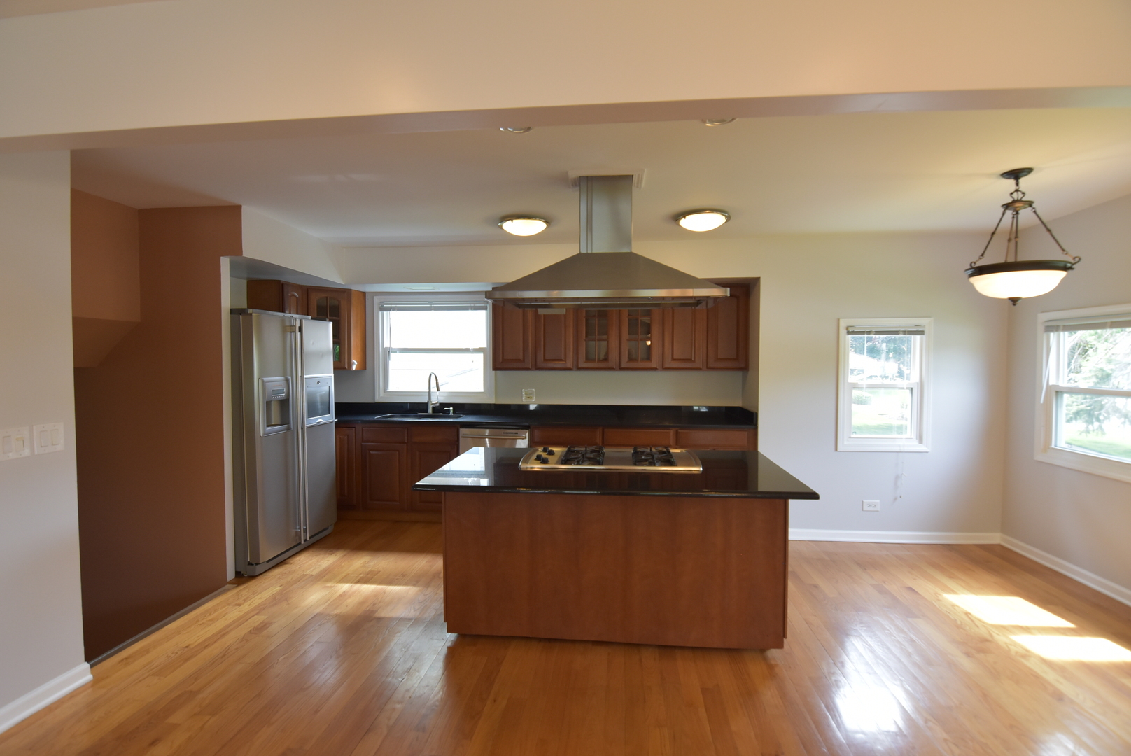 1702 N Waterman Avenue, Arlington Heights, IL 60004