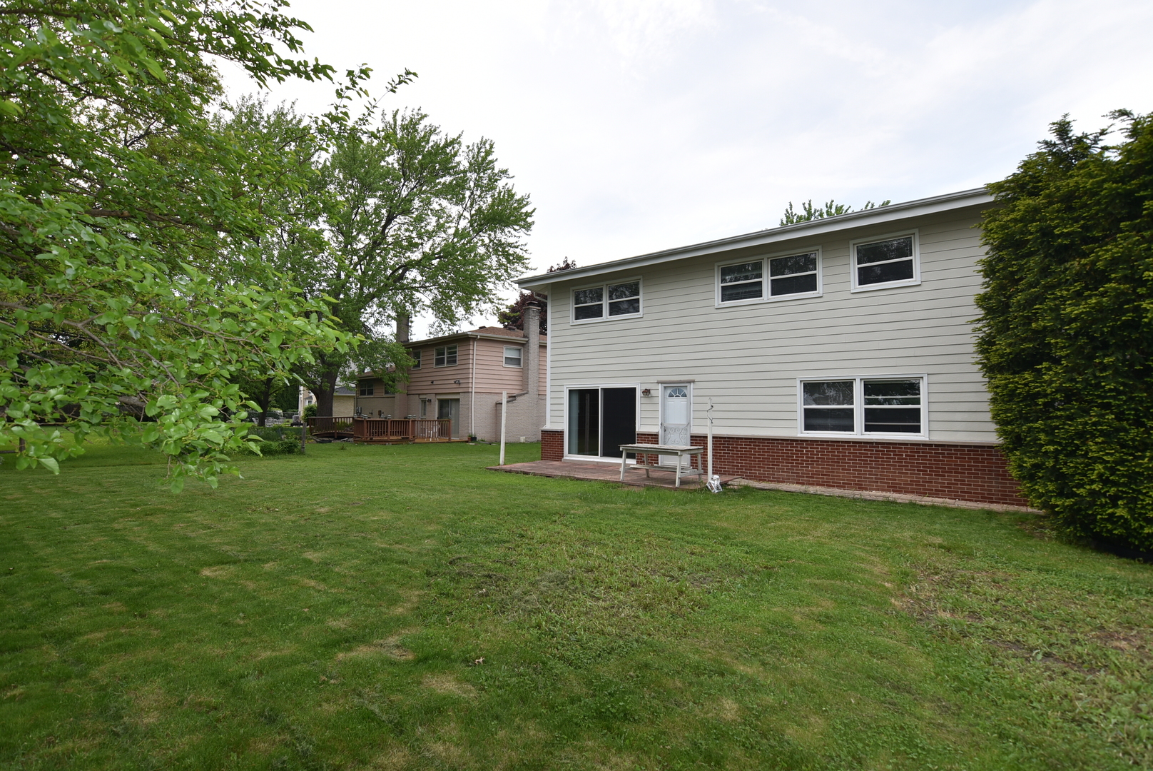 1702 N Waterman Avenue, Arlington Heights, IL 60004