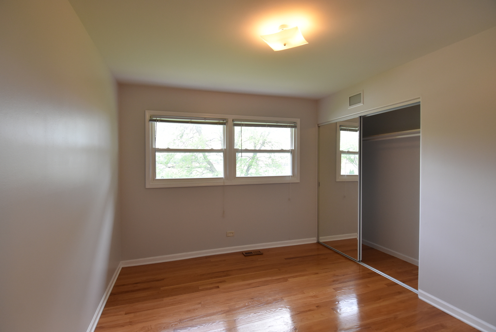 1702 N Waterman Avenue, Arlington Heights, IL 60004