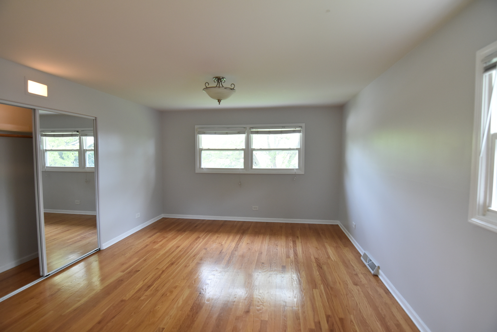 1702 N Waterman Avenue, Arlington Heights, IL 60004