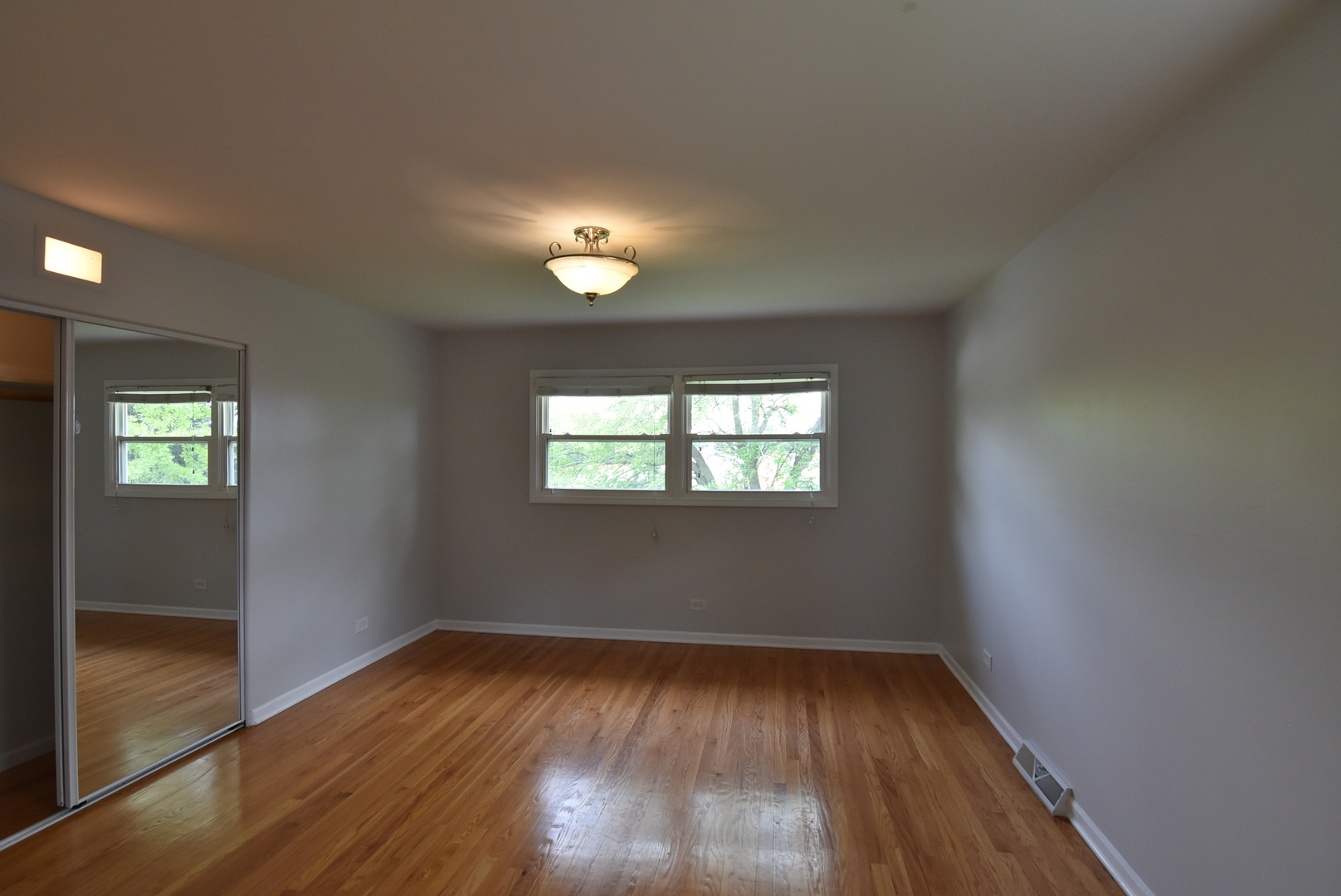 1702 N Waterman Avenue, Arlington Heights, IL 60004