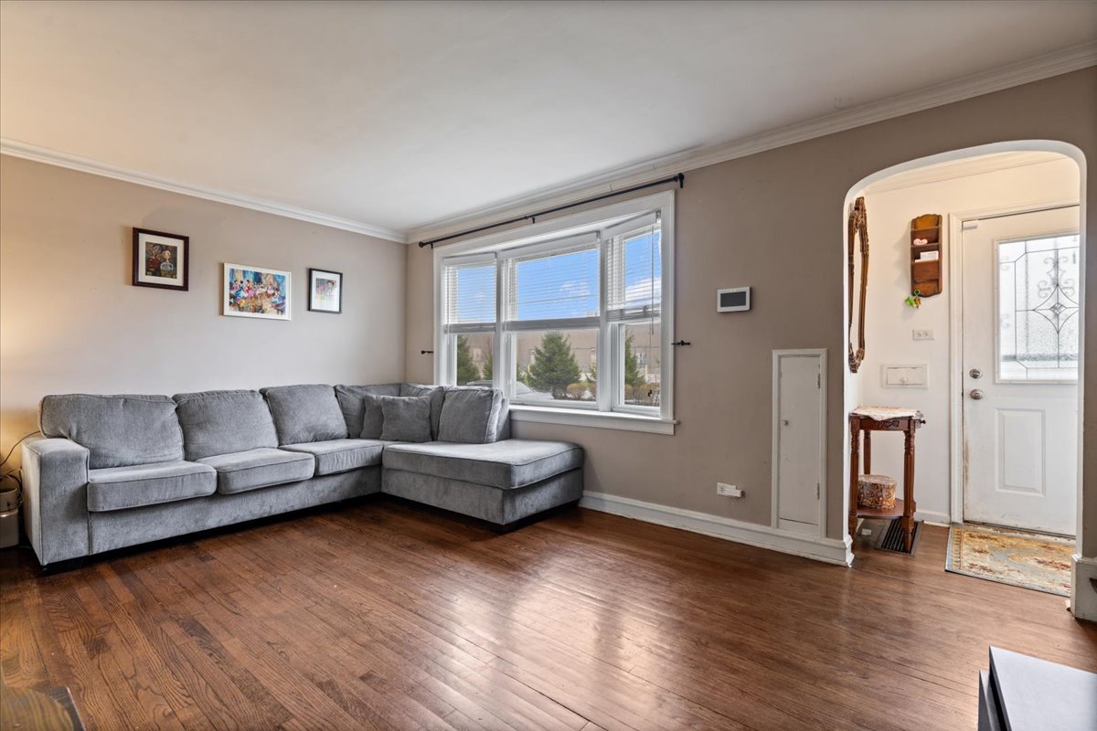 9542 S Campbell Avenue, Evergreen Park, IL 60805