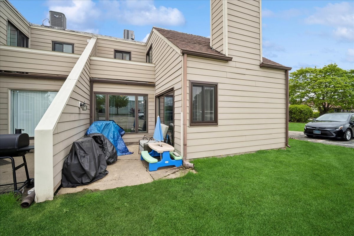 3309 Beacon Street #62, North Chicago, IL 60064