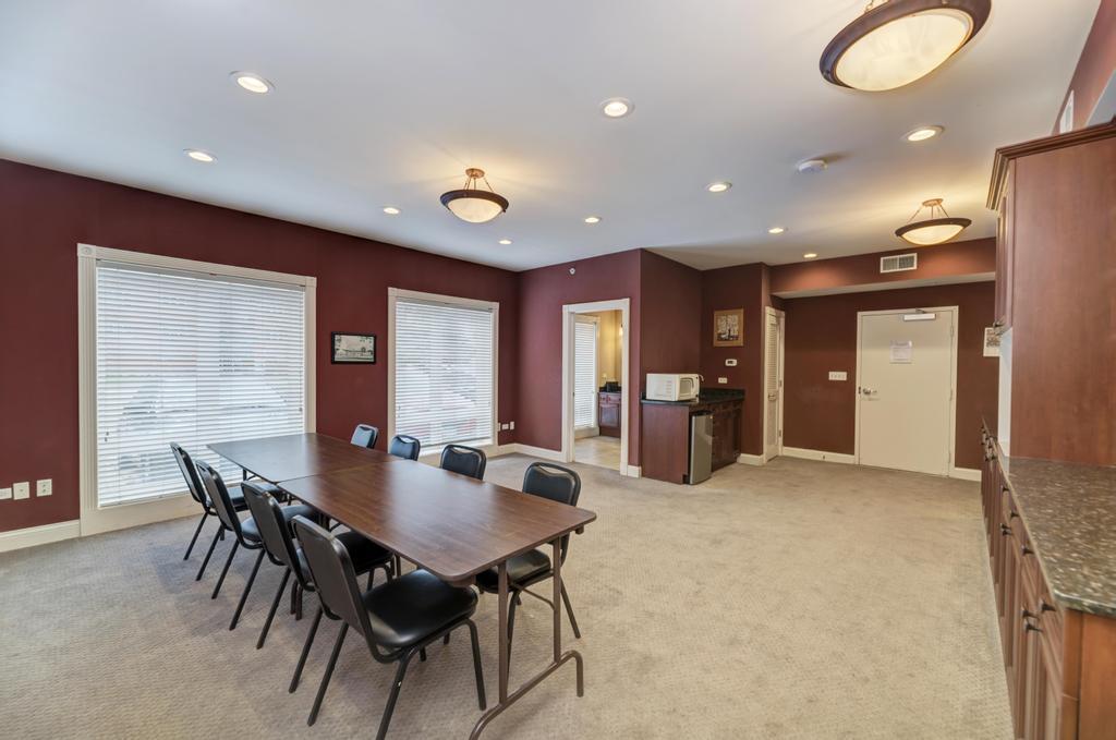 799 Graceland Avenue #506A, Des Plaines, IL 60016