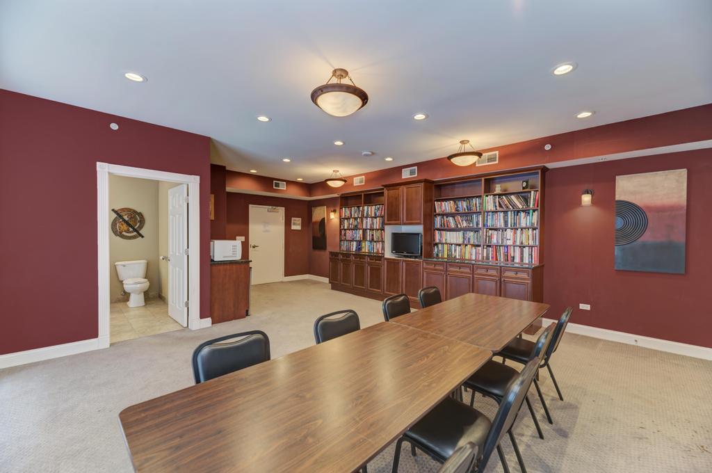 799 Graceland Avenue #506A, Des Plaines, IL 60016