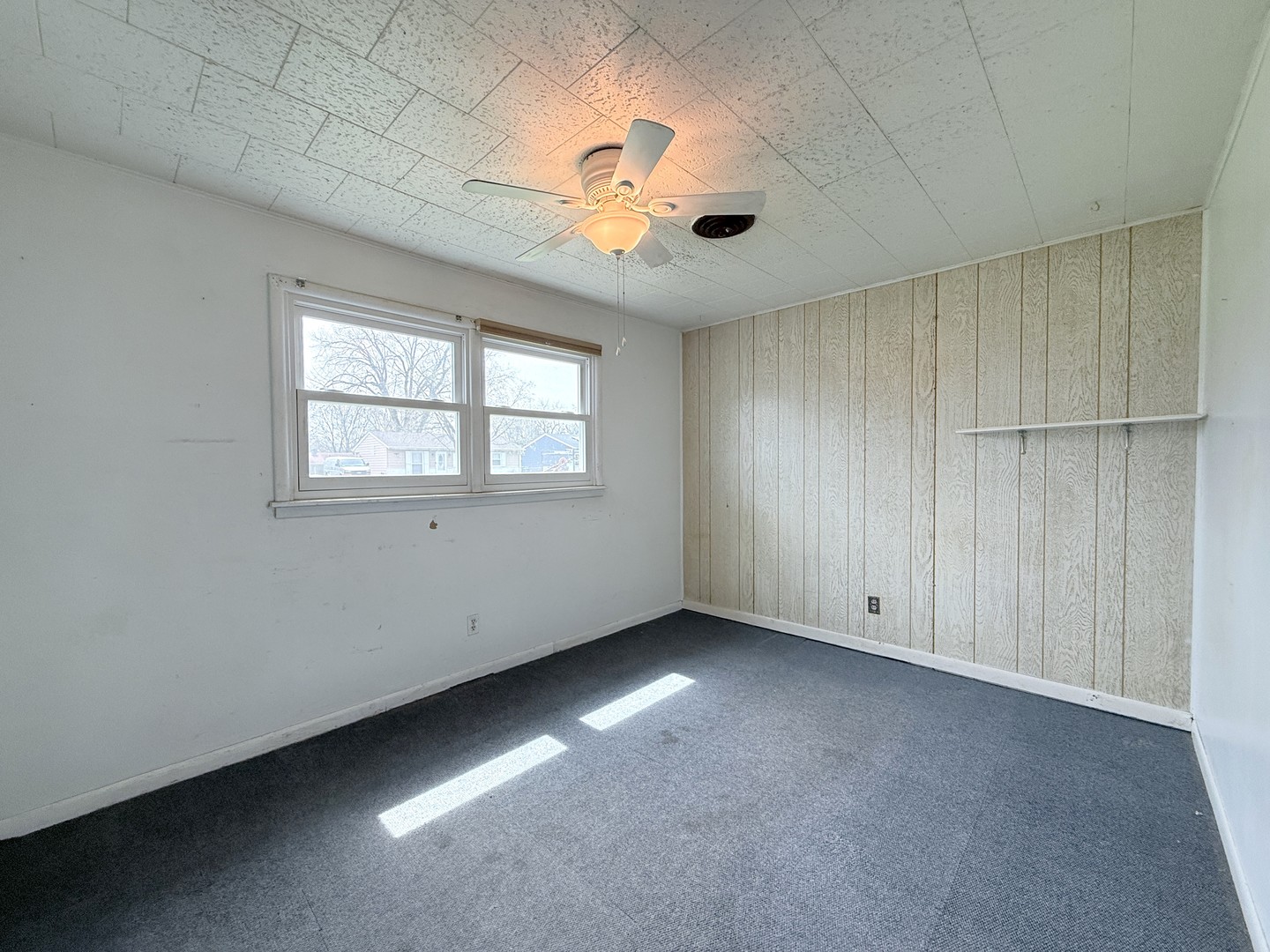 34W836 N James Drive, St. Charles, IL 60174