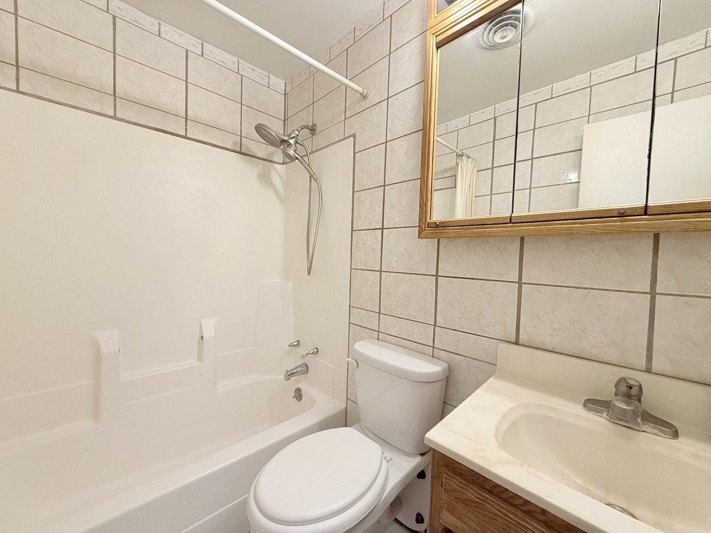 34W836 N James Drive, St. Charles, IL 60174