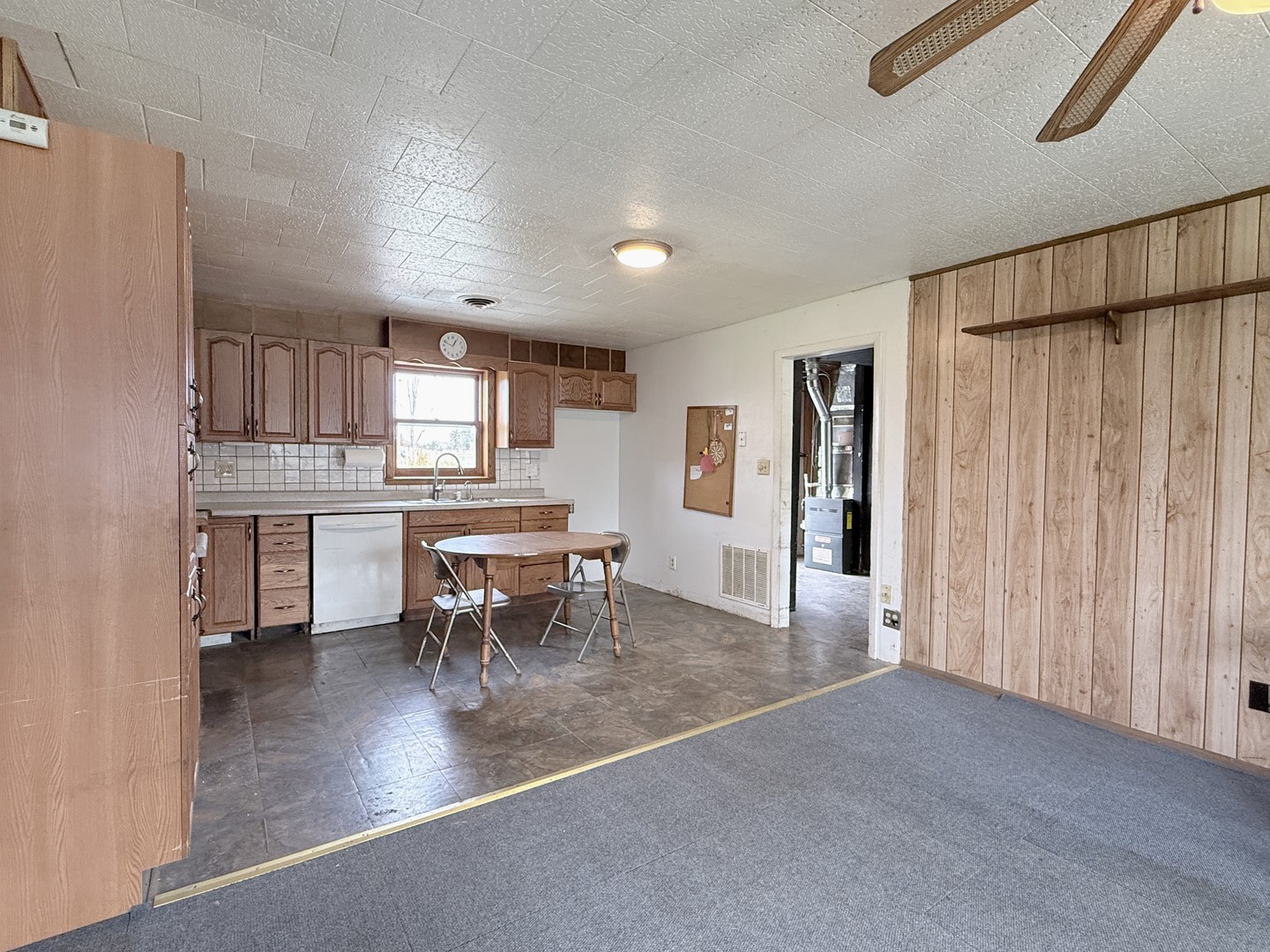 34W836 N James Drive, St. Charles, IL 60174