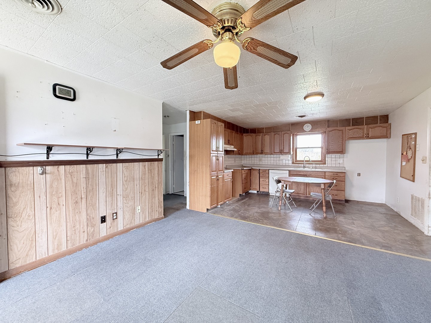 34W836 N James Drive, St. Charles, IL 60174