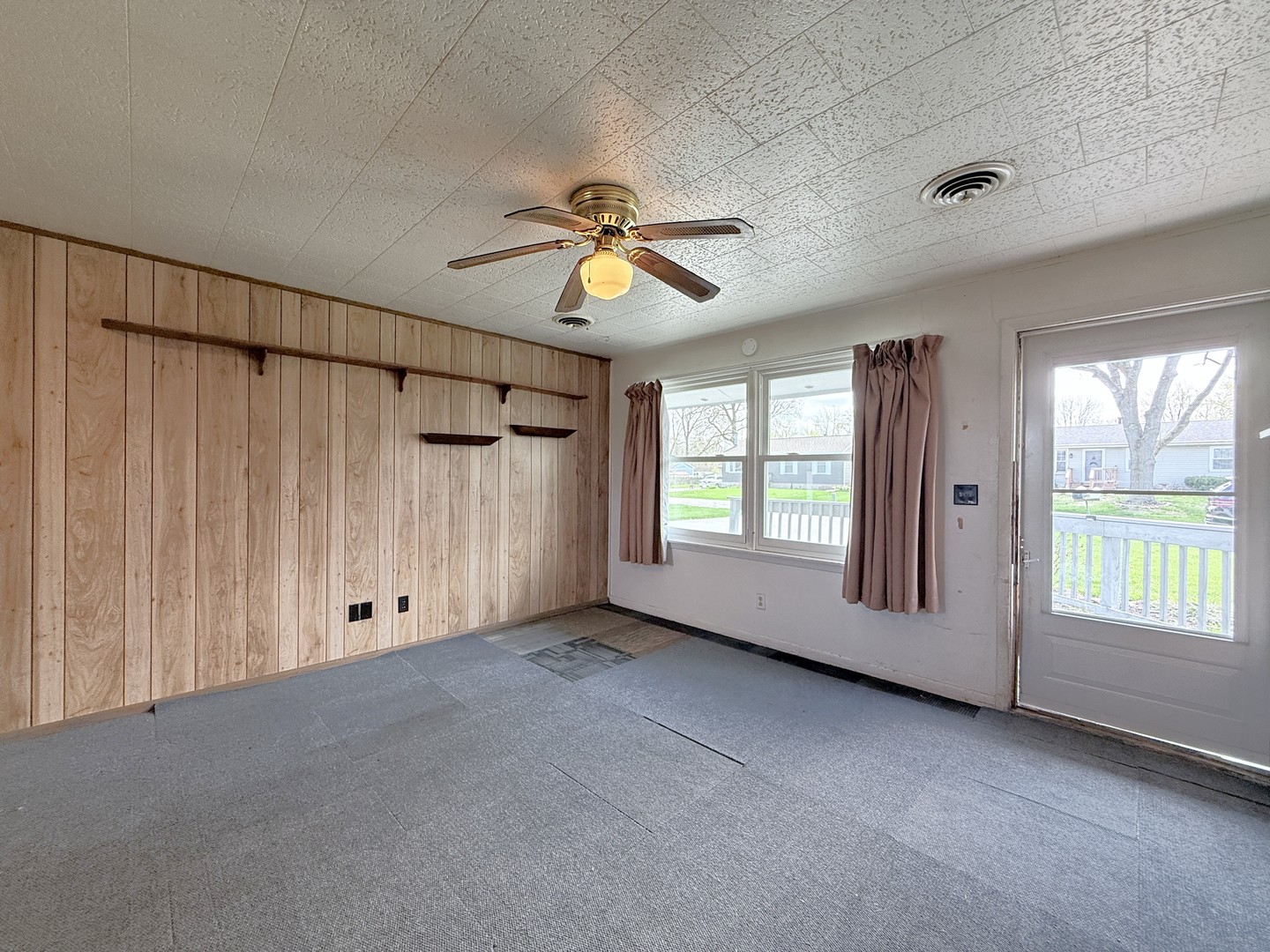 34W836 N James Drive, St. Charles, IL 60174