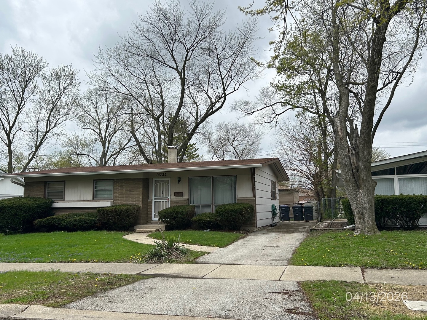 15722 Woodlawn East Avenue, South Holland, IL 60473
