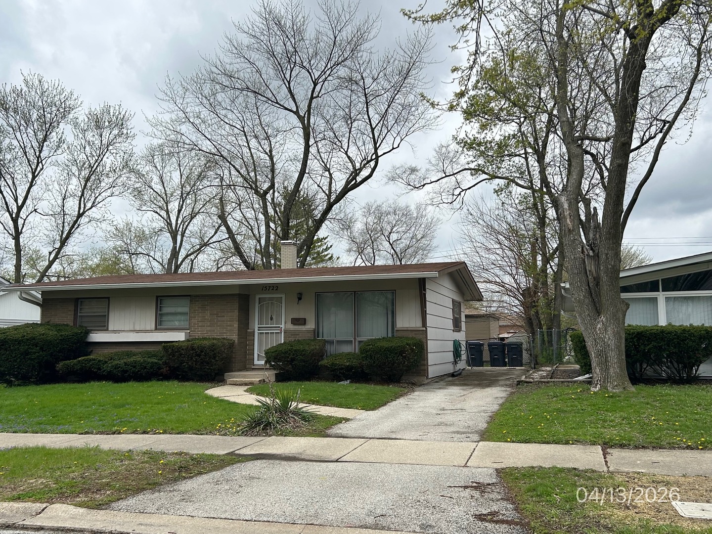 15722 Woodlawn East Avenue, South Holland, IL 60473