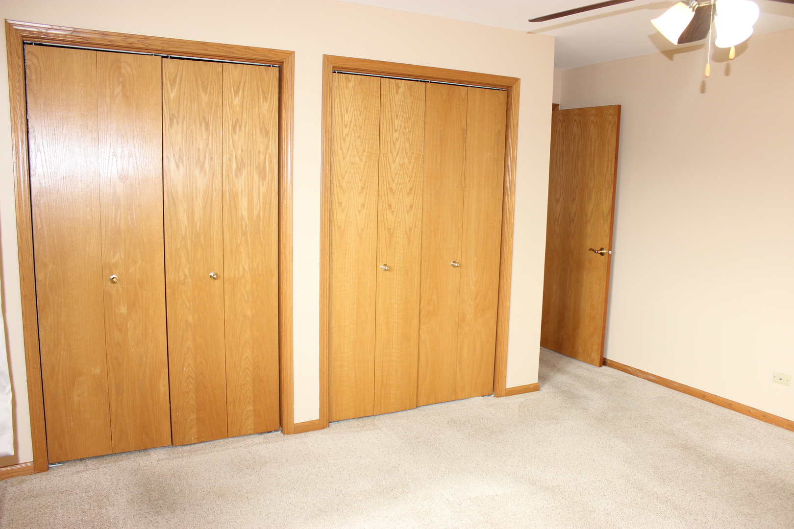 4943 E CIRCLE Drive #305, Crestwood, IL 60418