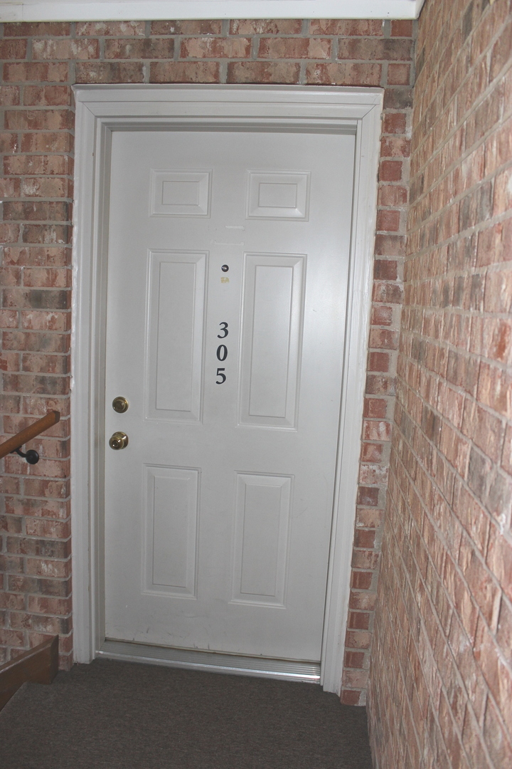 4943 E CIRCLE Drive #305, Crestwood, IL 60418