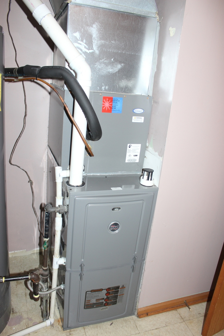 4943 E CIRCLE Drive #305, Crestwood, IL 60418