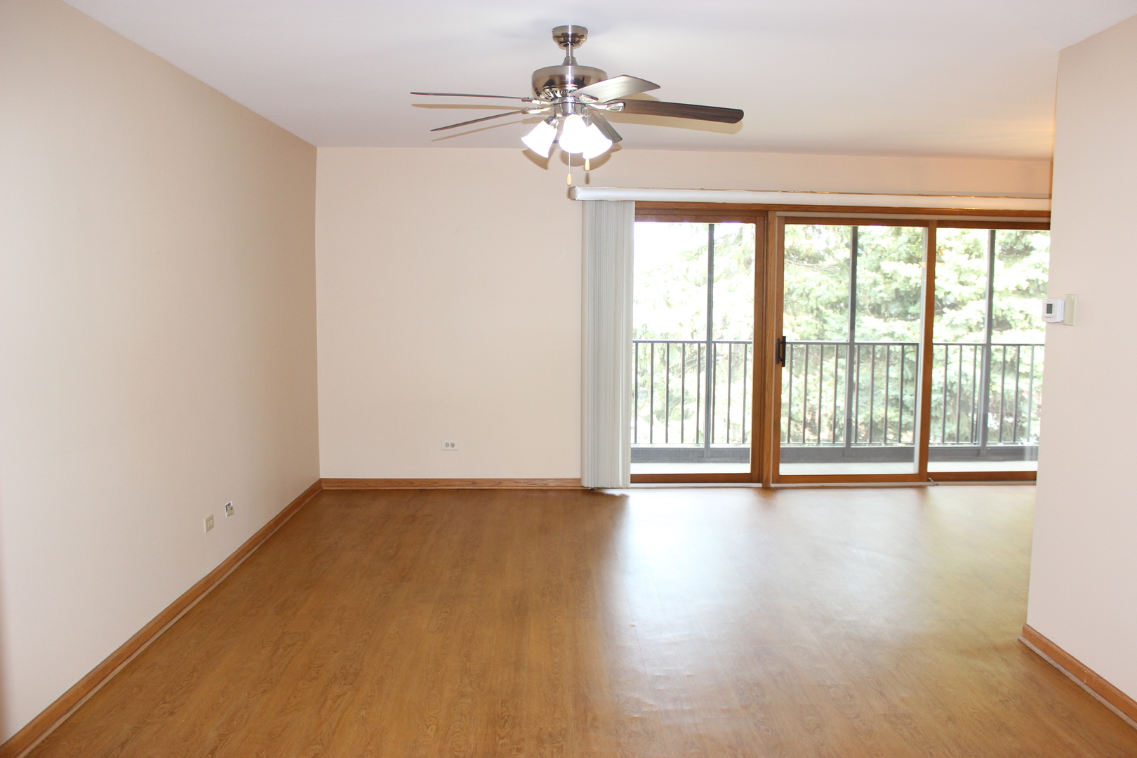 4943 E CIRCLE Drive #305, Crestwood, IL 60418