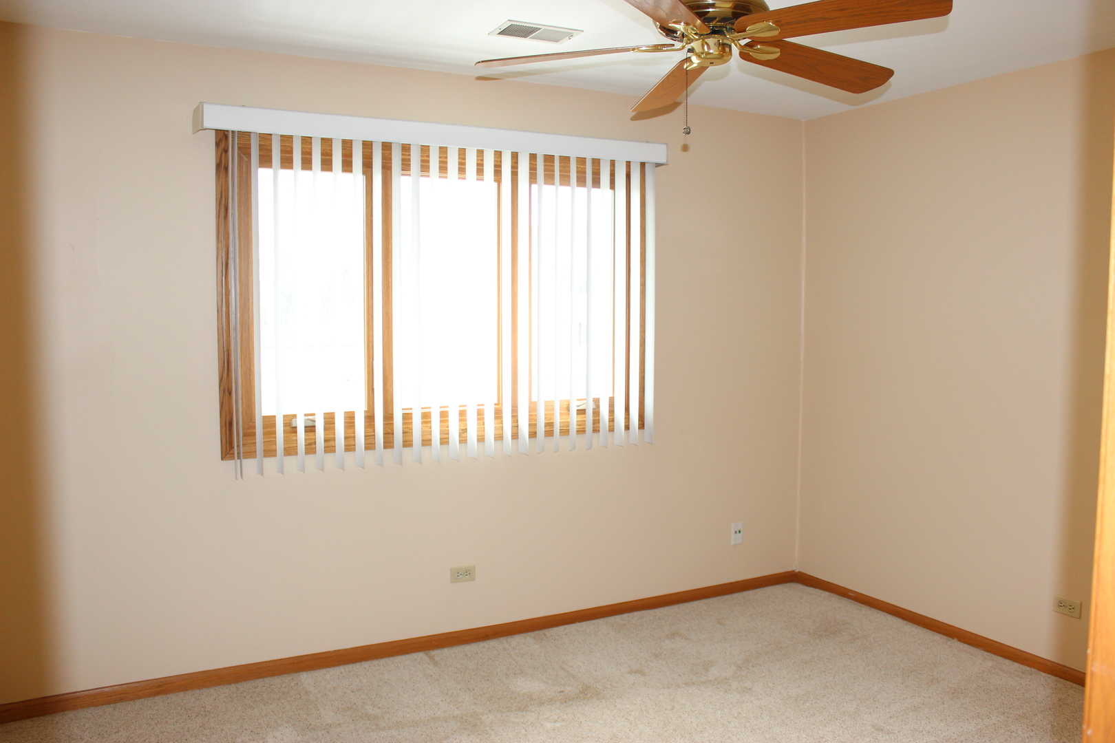 4943 E CIRCLE Drive #305, Crestwood, IL 60418