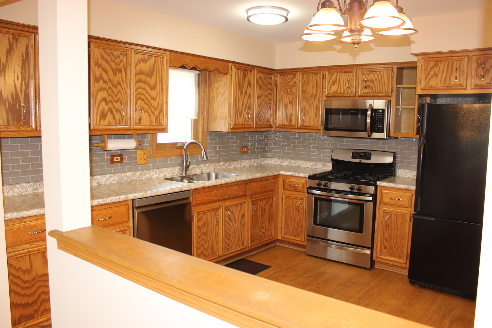 4943 E CIRCLE Drive #305, Crestwood, IL 60418