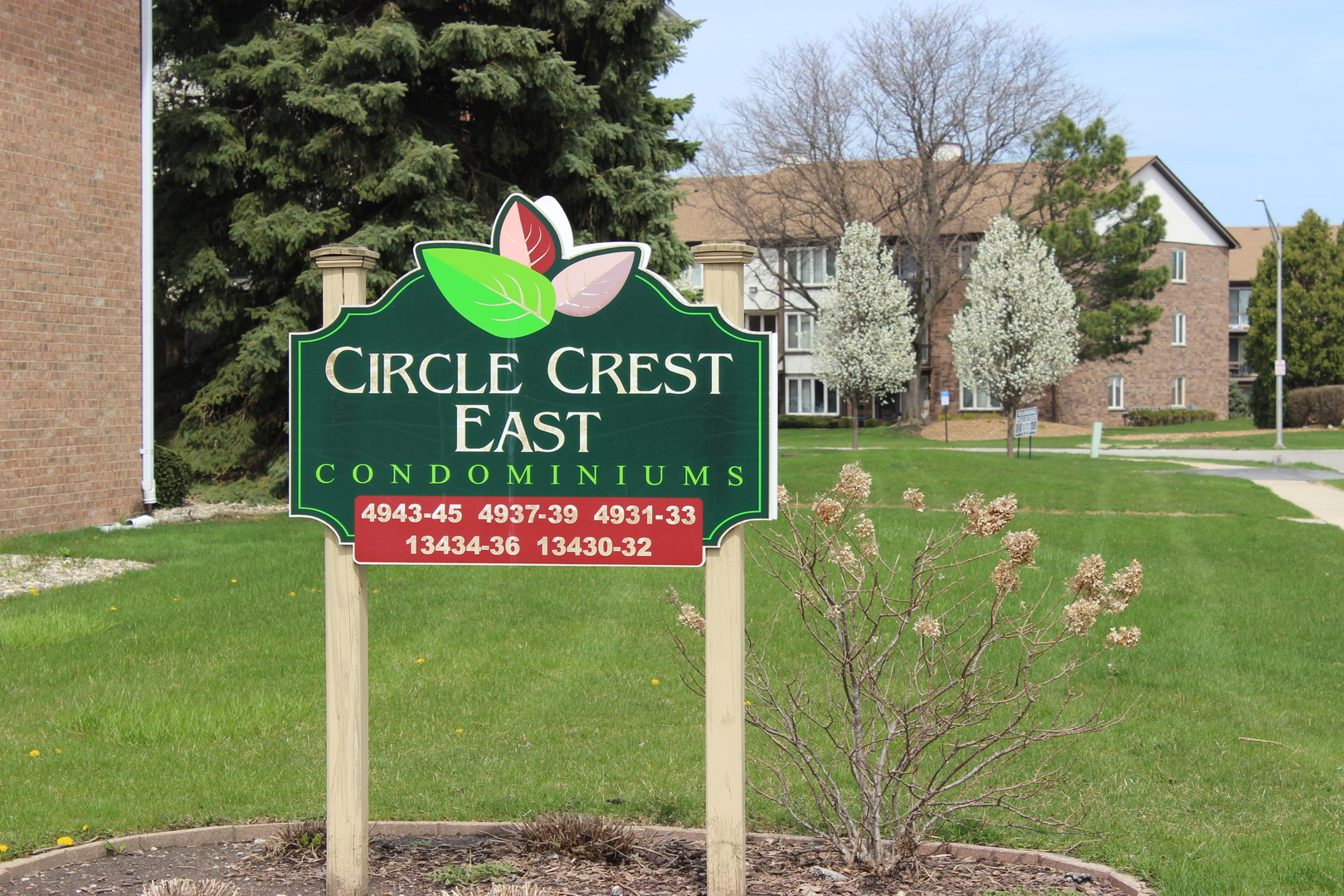 4943 E CIRCLE Drive #305, Crestwood, IL 60418