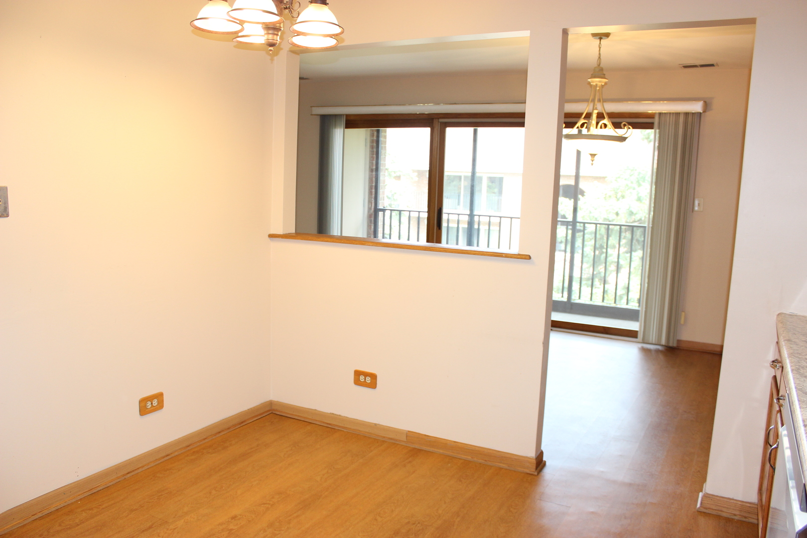 4943 E CIRCLE Drive #305, Crestwood, IL 60418