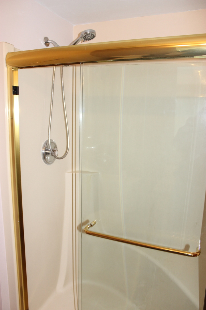 4943 E CIRCLE Drive #305, Crestwood, IL 60418