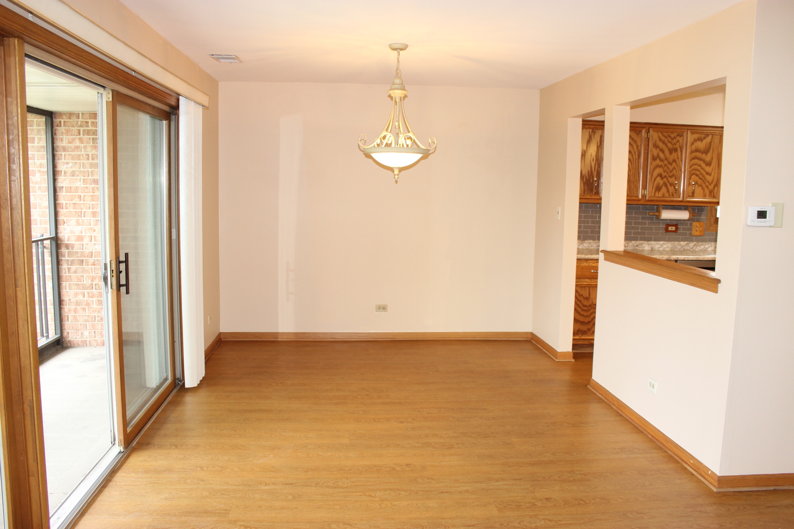 4943 E CIRCLE Drive #305, Crestwood, IL 60418