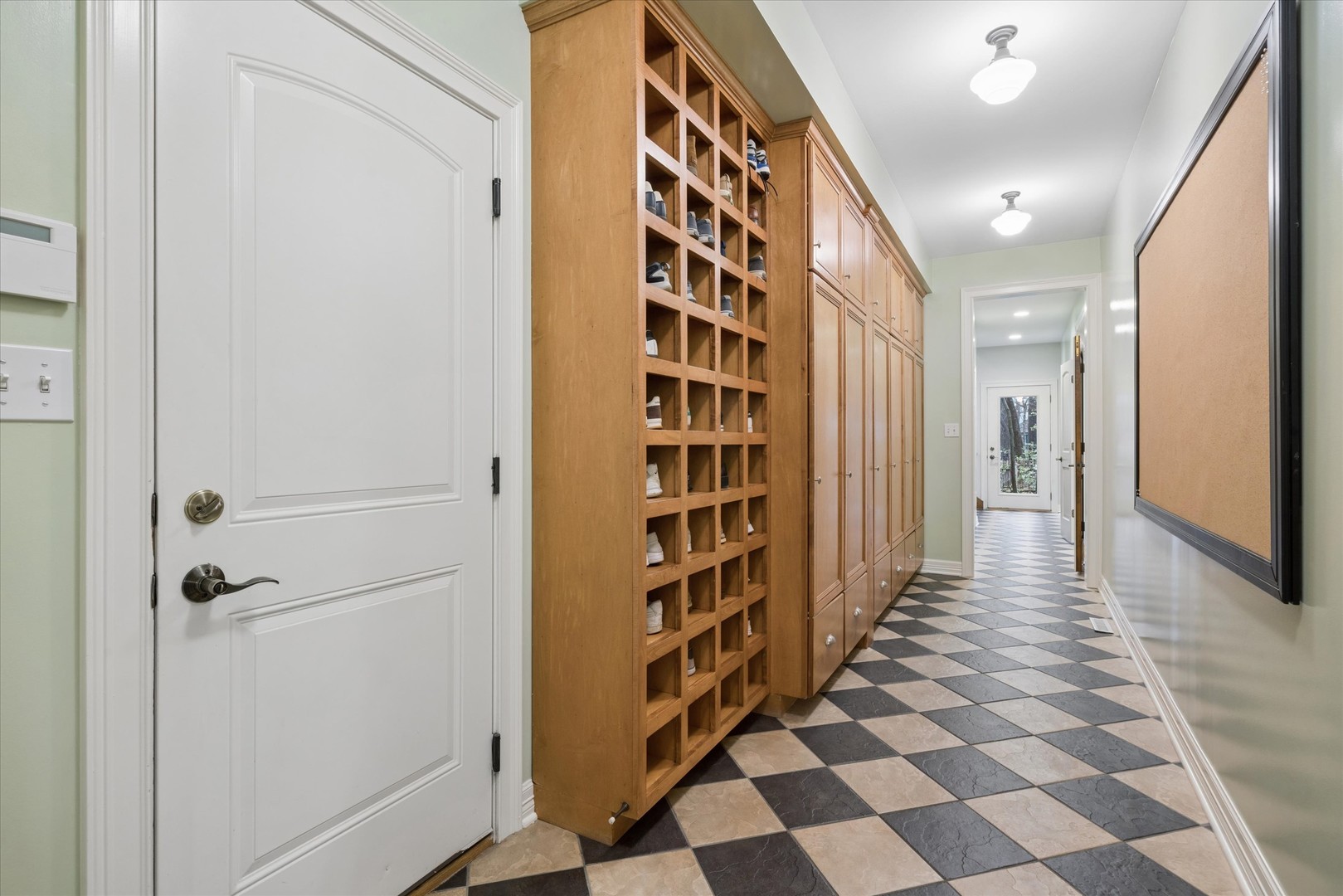 504 Pin Oak Court, St. Charles, IL 60174