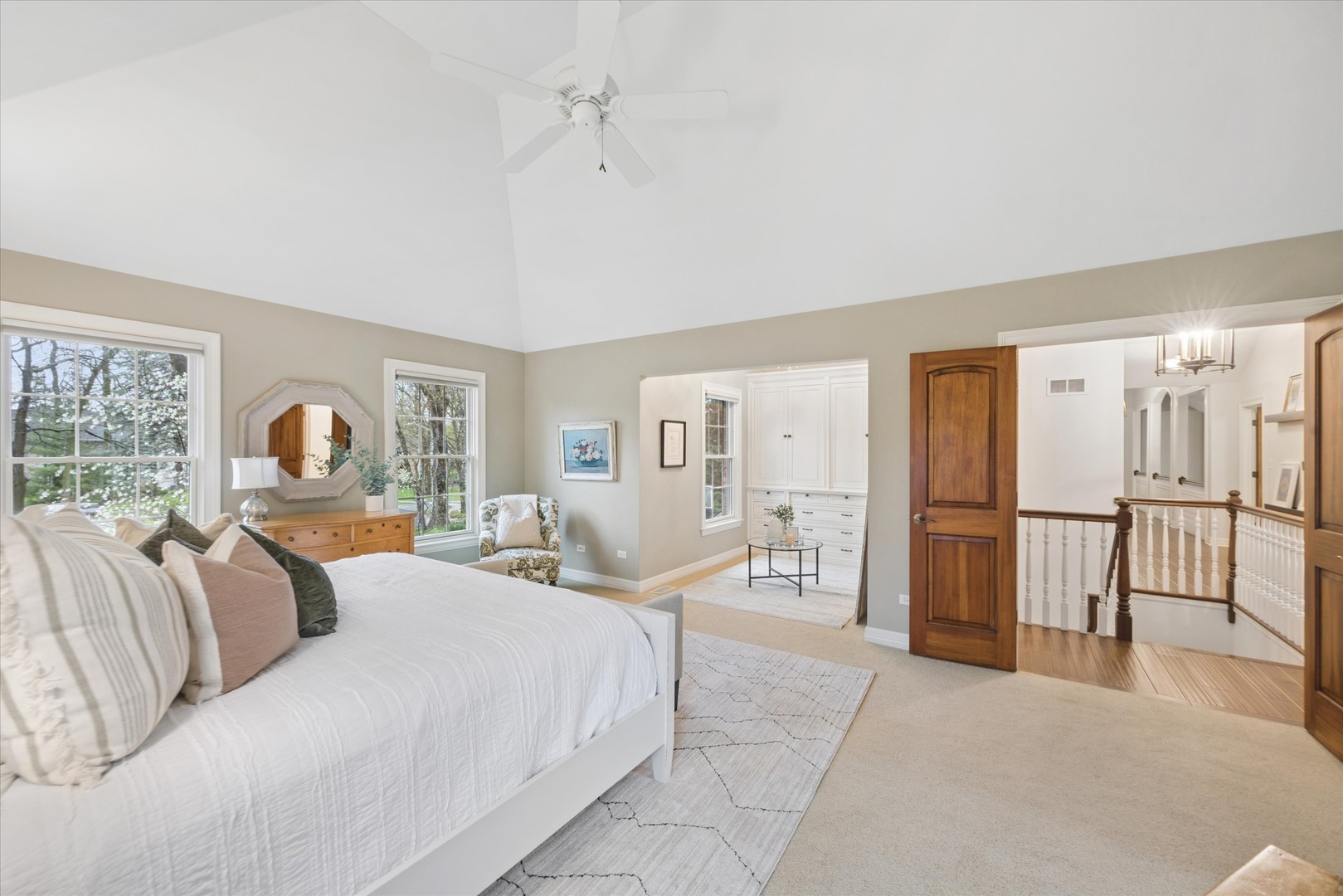 504 Pin Oak Court, St. Charles, IL 60174