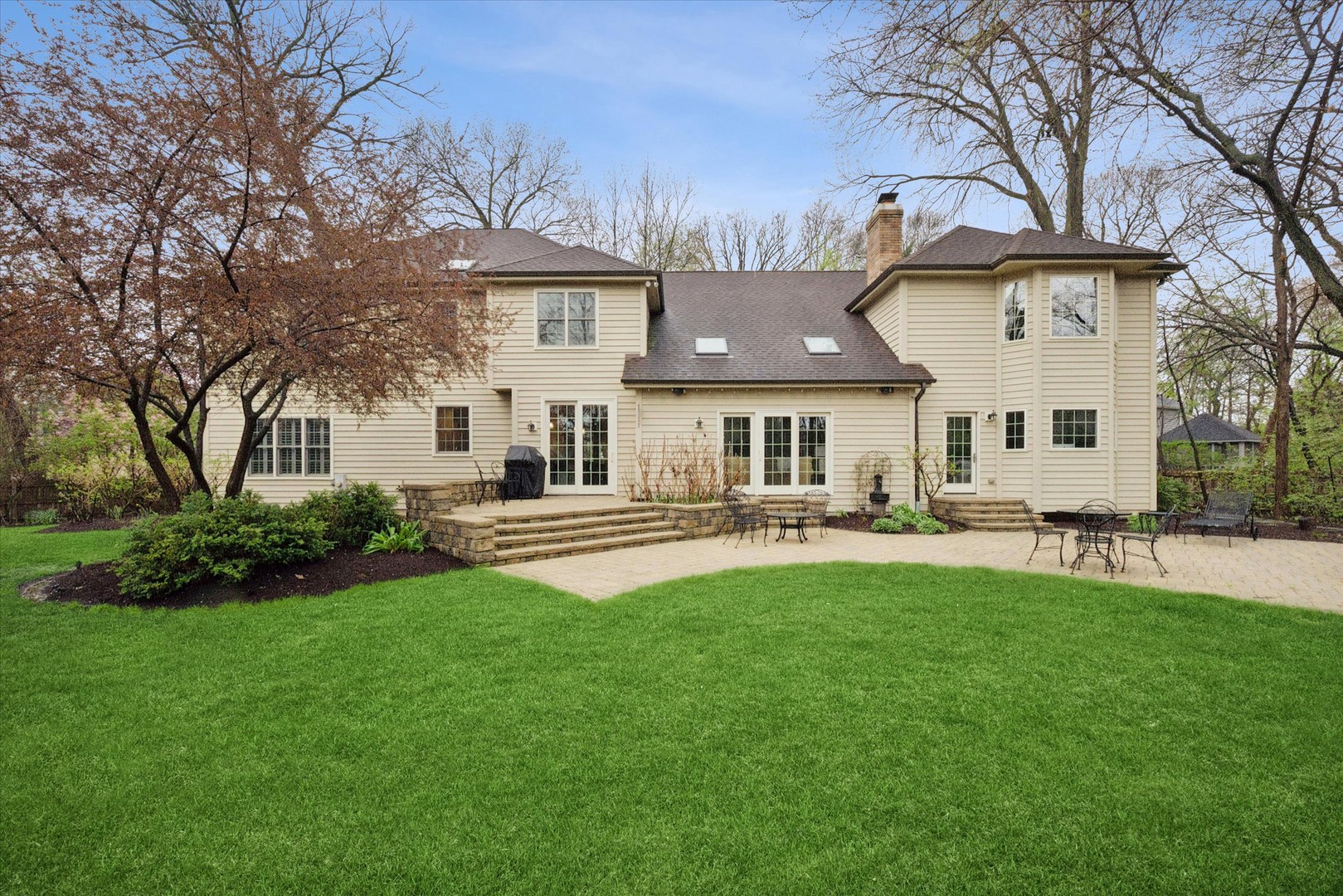 504 Pin Oak Court, St. Charles, IL 60174