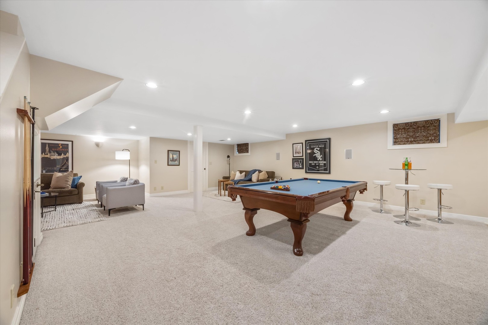 504 Pin Oak Court, St. Charles, IL 60174