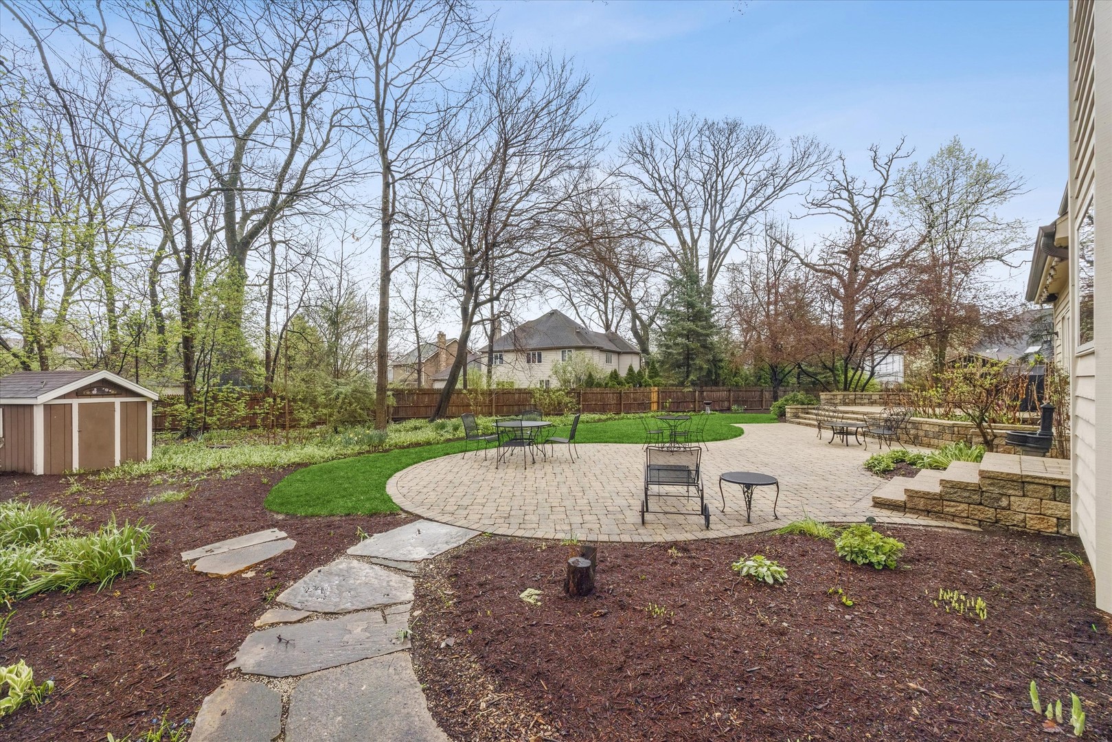 504 Pin Oak Court, St. Charles, IL 60174