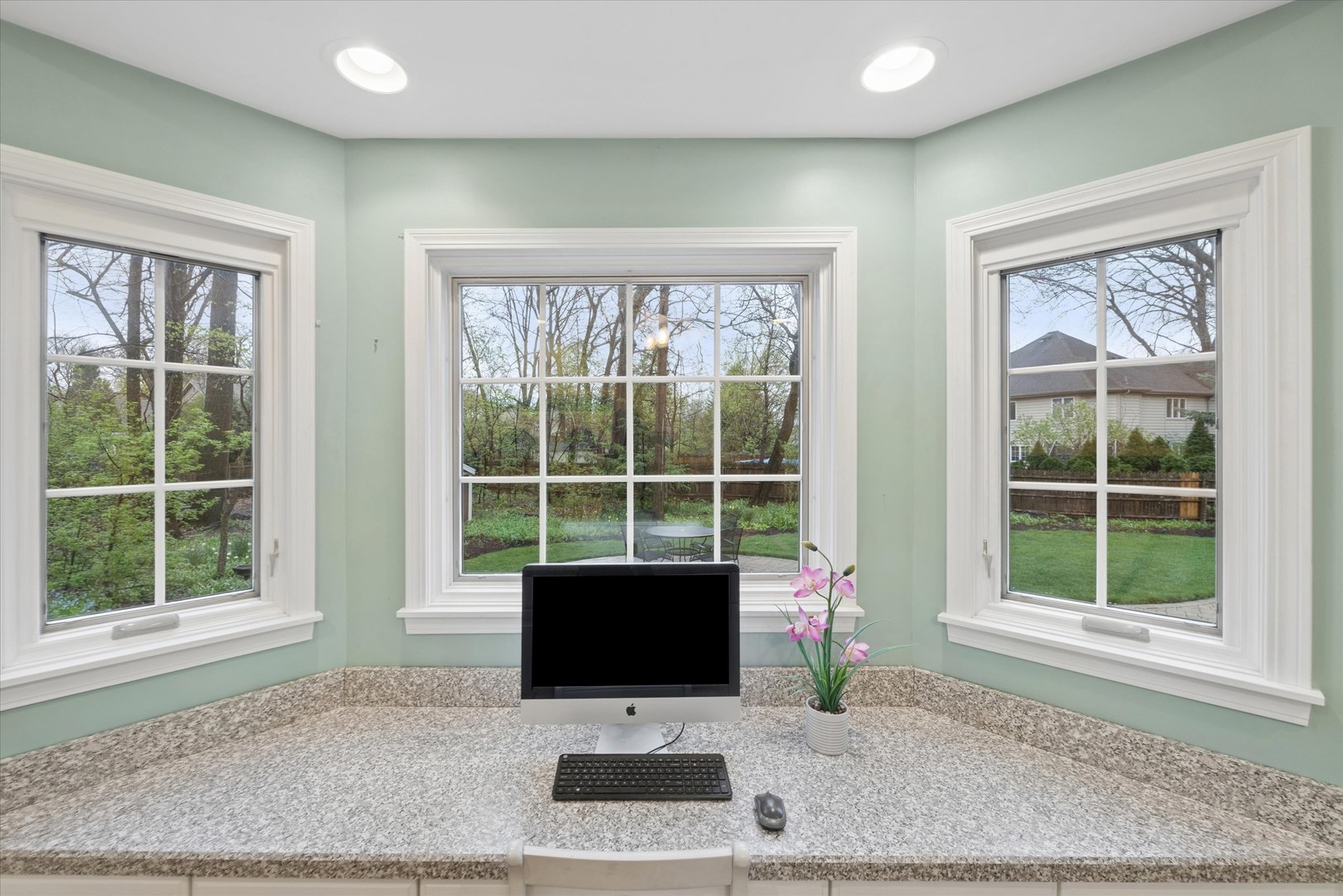 504 Pin Oak Court, St. Charles, IL 60174