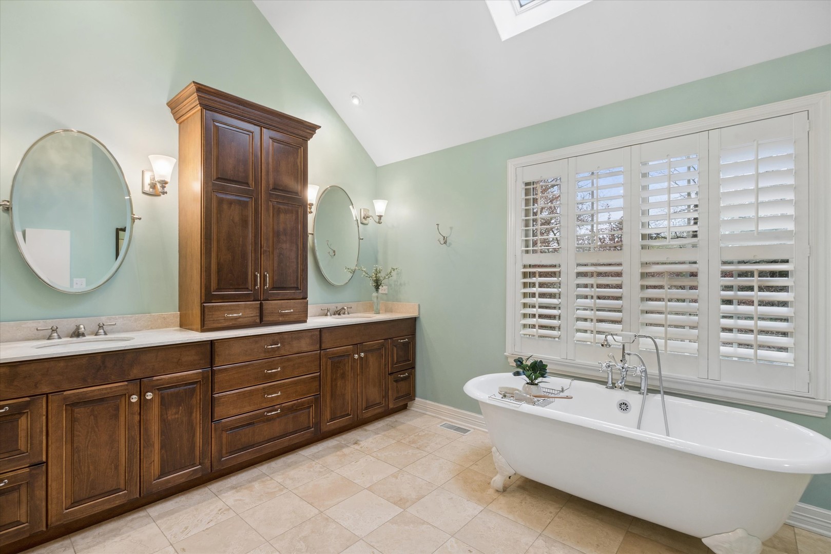 504 Pin Oak Court, St. Charles, IL 60174