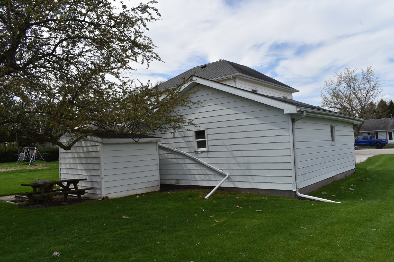 208 S Jefferson Street, Flanagan, IL 61740