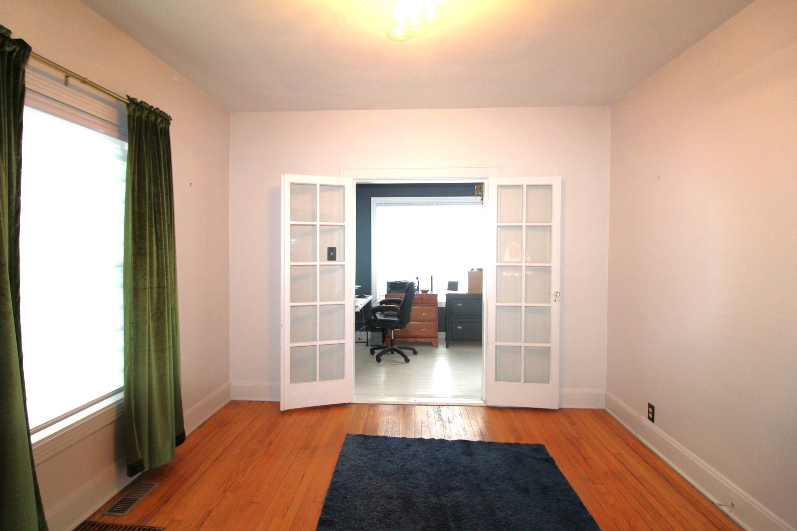 111 Manor Avenue, Fox Lake, IL 60020