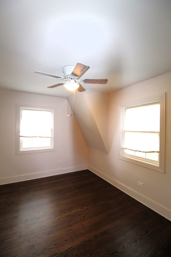 111 Manor Avenue, Fox Lake, IL 60020