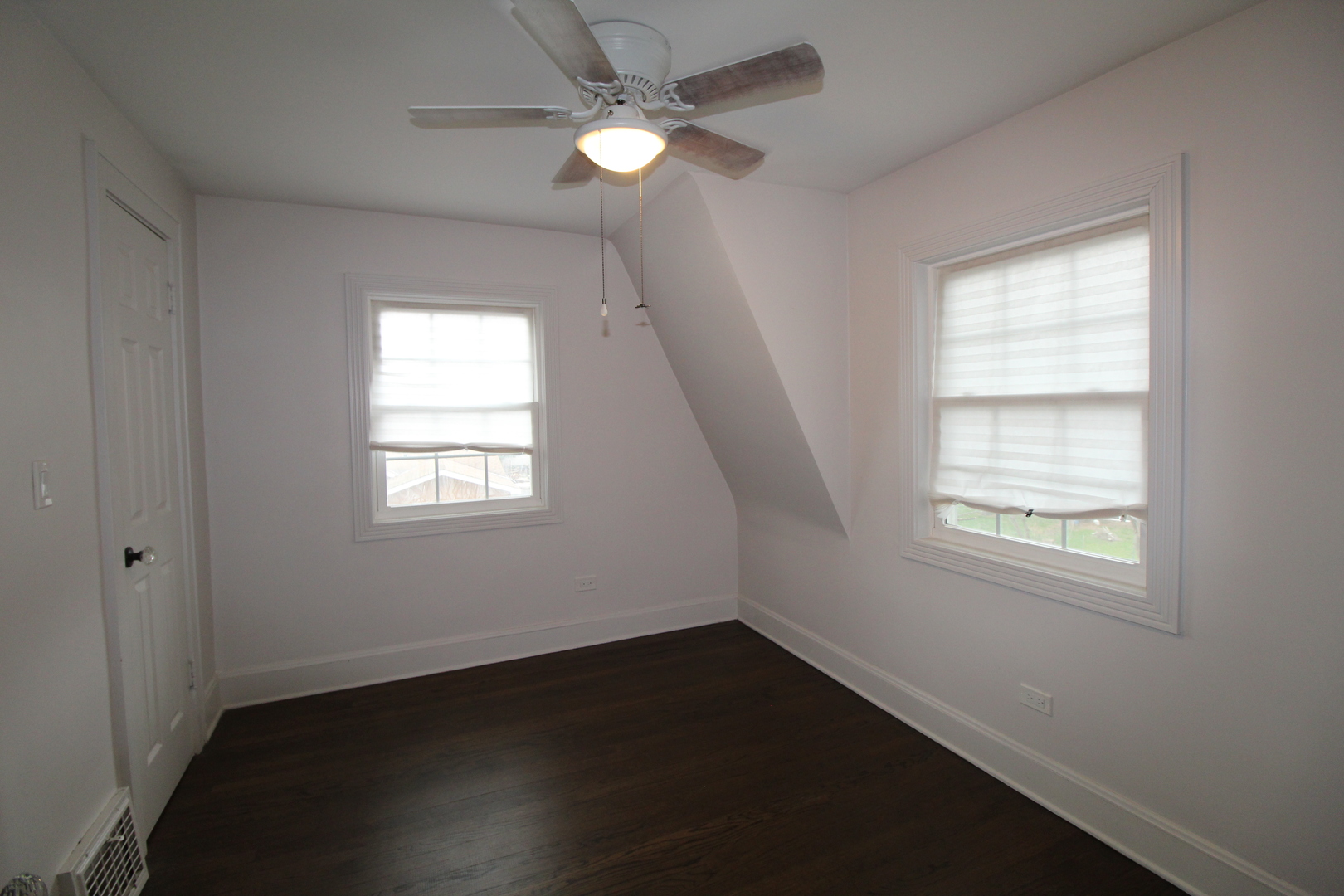 111 Manor Avenue, Fox Lake, IL 60020