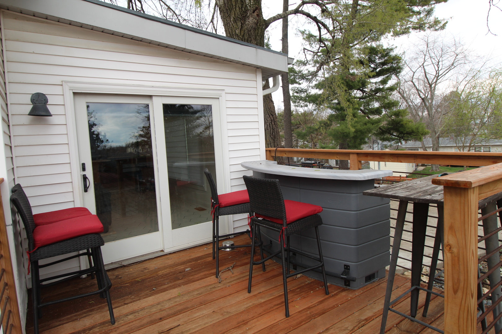 111 Manor Avenue, Fox Lake, IL 60020